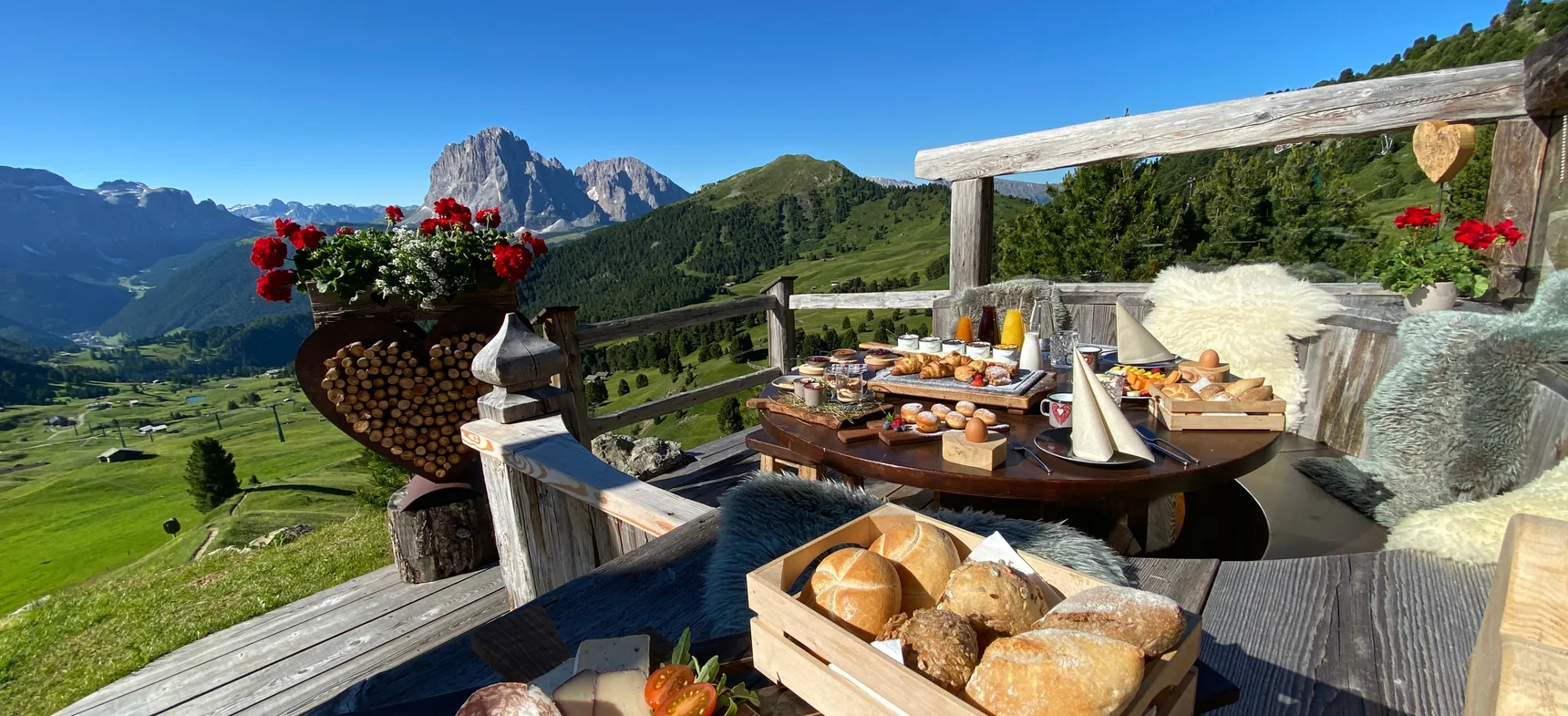 DOLOMITES Breakfast Val Gardena