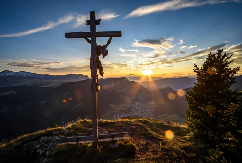 burning-dolomites-val-gardena-seurasas.jpg