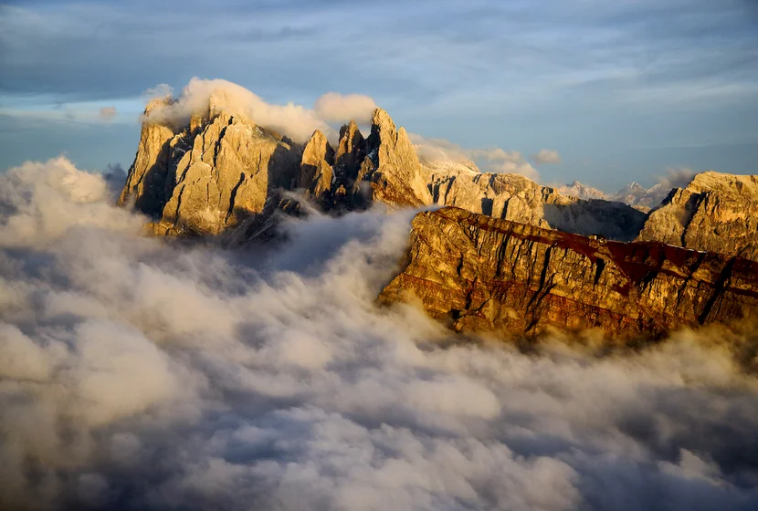 burning-dolomites-val-gardena-geisler.jpg