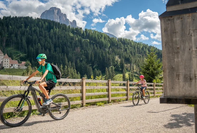 Rodaval_Val_Gardena_Groeden5.jpg