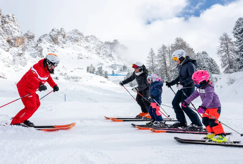 Spring_Skiing_Val_Gardena_Family__11_.jpg