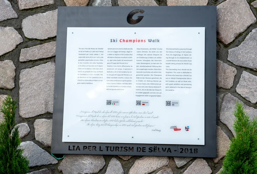 Ski Champions Walk - Dolomites Val Gardena